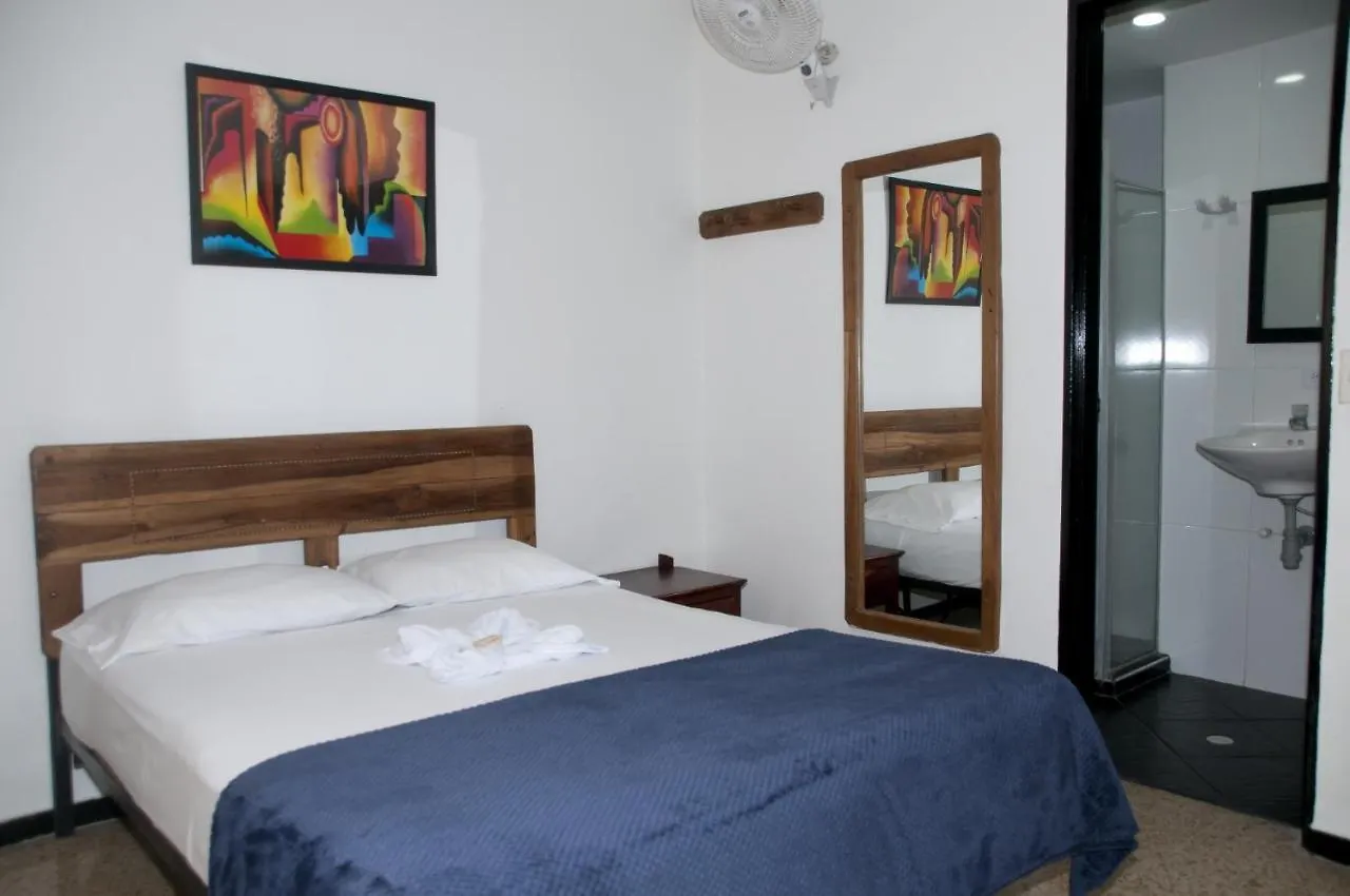 Hotel Nuevo Samaritano Medellin 2*,
